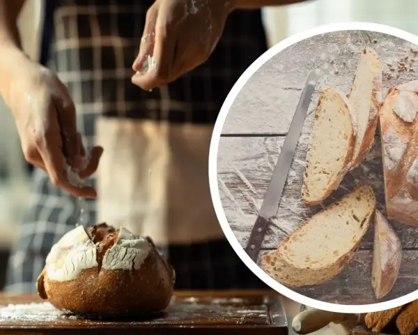 Ręce posypują mąką chleb, który pęka podczas pieczenia. Obok kromki świeżego pieczywa i nóż.